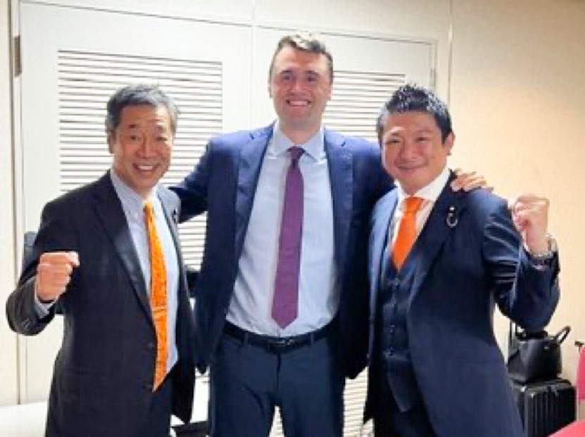 0daysucker's tweet photo. @tanakaseiji15 極端な外国人嫌悪だが、アメリカの尻を舐めている。 https://t.co/m5yzjgCfmL