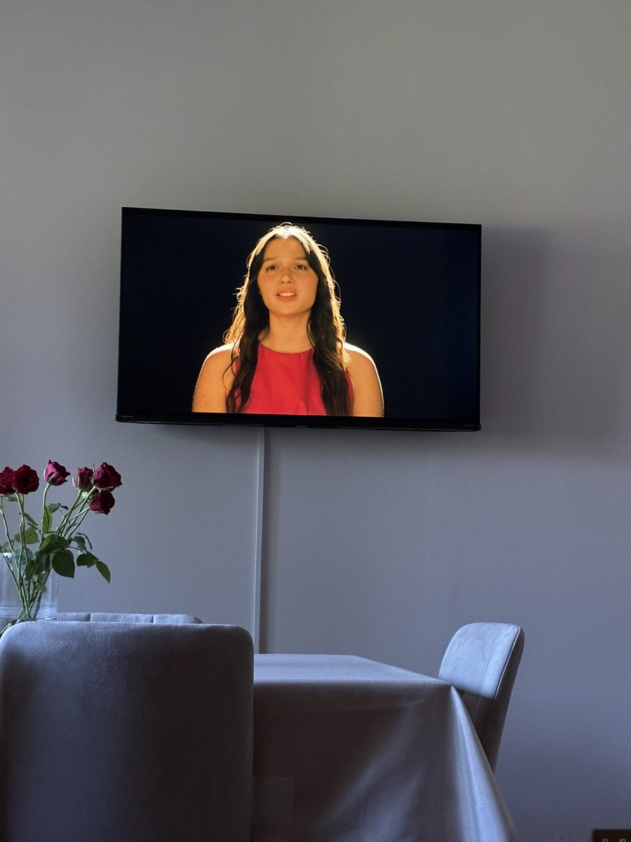 Roselyn tweet media