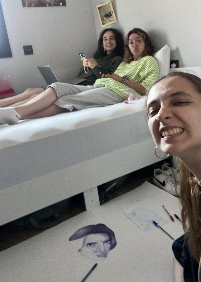 ediitee tweet media