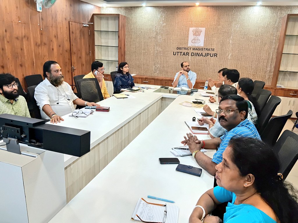 DMUttarDinajpur's tweet photo. Glimpses of District Level Convergence Meeting on the HPV Vaccination Campaign,under which all girls aged 14 years across the district will be administered a single dose of Gardasil-4 Vaccine at designated 17 Govt Health Facilities of the district.

#UttarDinajpur

@MoHFW_INDIA https://t.co/JwNd6ONOX5