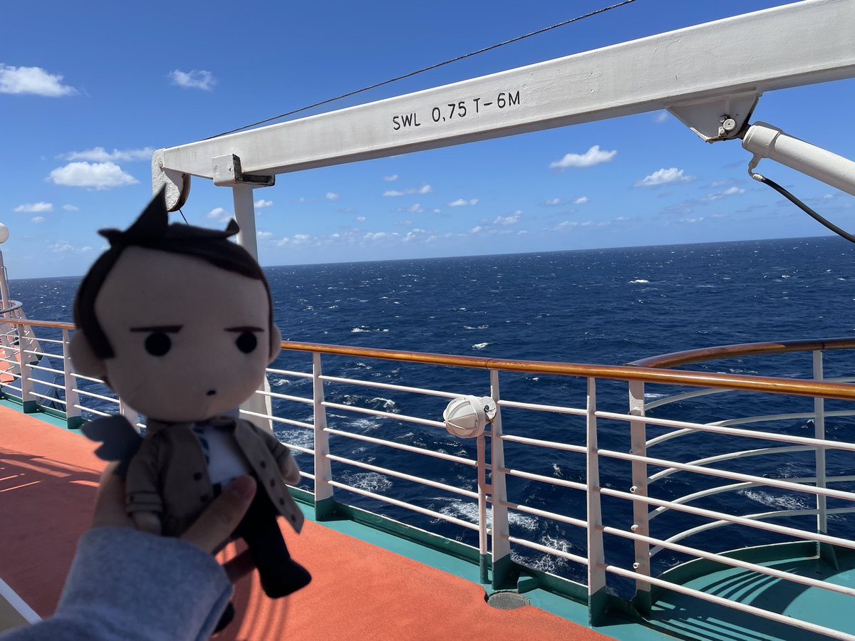 castielnui's tweet photo. castiel nui enjoys the ocean breeze https://t.co/kjkZViqoJc