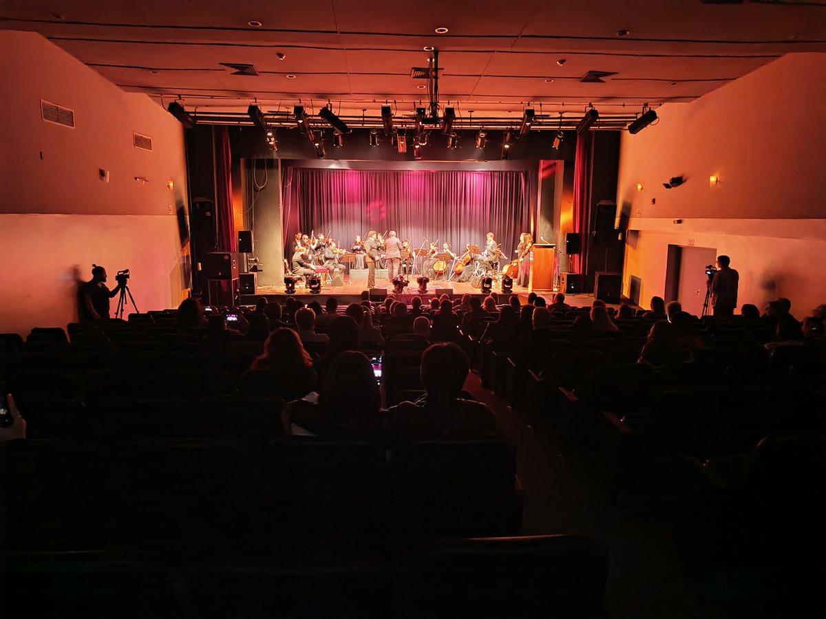 ccpaculturalpy's tweet photo. #Concierto #SergioMarcos #UniNorte

Fotos de lo que fue el cocnierto "Una noche de música". Una fusión imperdible entre Sergio Marcos, la Orquesta de UniNorte y la solista Sara Benítez, realizado en el Teatro de las Américas del #CCPA el jueves 21 de mayo https://t.co/RPlY7T0BZ8