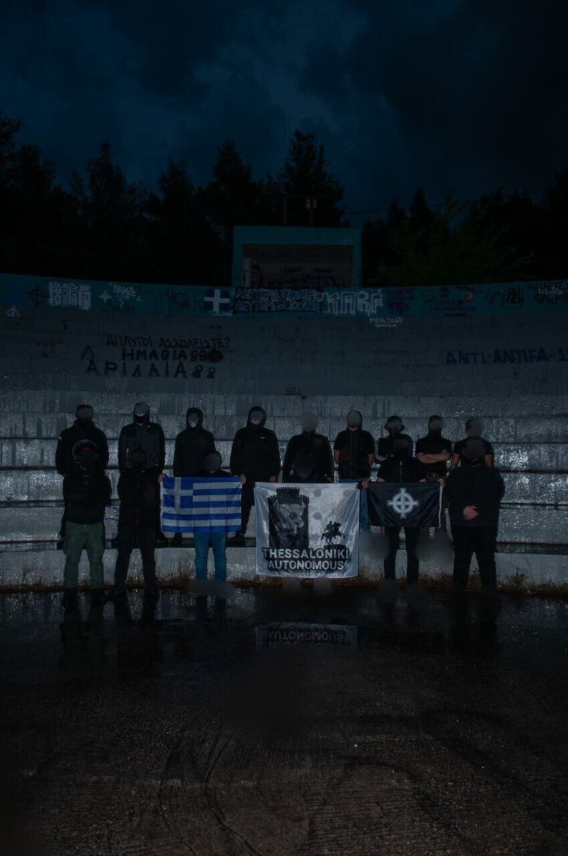 melanitaxiarhia's tweet photo. Aπό την δράση μας μαζί με μέλη της Thessaloniki autonomous και Veroia Nationalists προς υποστήριξη στους φυλακισμένους εθνικιστές

Λευτεριά στην ΕΝΕΘ
https://t.co/edt5Zvb5AF https://t.co/uep4xk9VRY