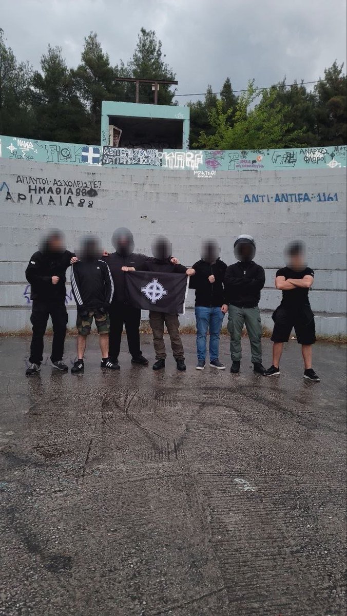 melanitaxiarhia's tweet photo. Aπό την δράση μας μαζί με μέλη της Thessaloniki autonomous και Veroia Nationalists προς υποστήριξη στους φυλακισμένους εθνικιστές

Λευτεριά στην ΕΝΕΘ
https://t.co/edt5Zvb5AF https://t.co/uep4xk9VRY