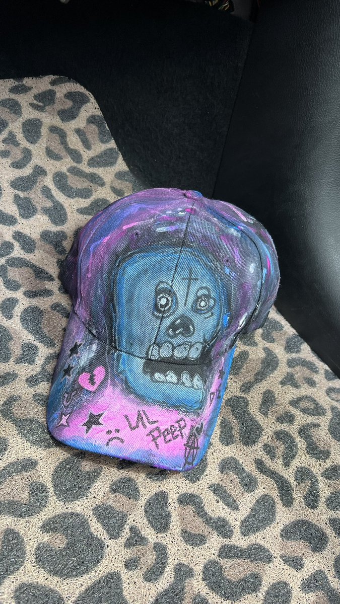 sikskull's tweet photo. My girl SNAPPEDDDD @Lilpeep https://t.co/8UlnO4KSUx