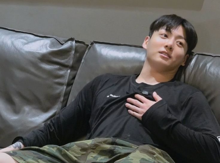 Junbkook's tweet photo. @Minjeogn No, baby :( Can’t you see how weak I am? I need kisses first before fasting from kiccie. https://t.co/VIoq6JQpeP