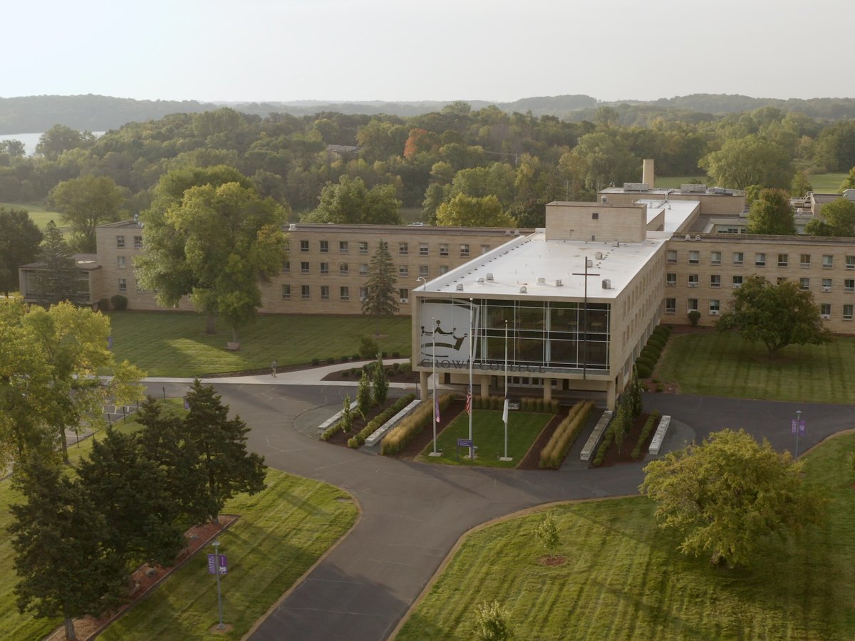 CrownCollege's tweet photo. This Memorial Day, we remember and honor those who gave their lives in service to others. We pray for the families, friends, and communities who carry their legacy forward with strength and hope. https://t.co/xIj7XUWxZO