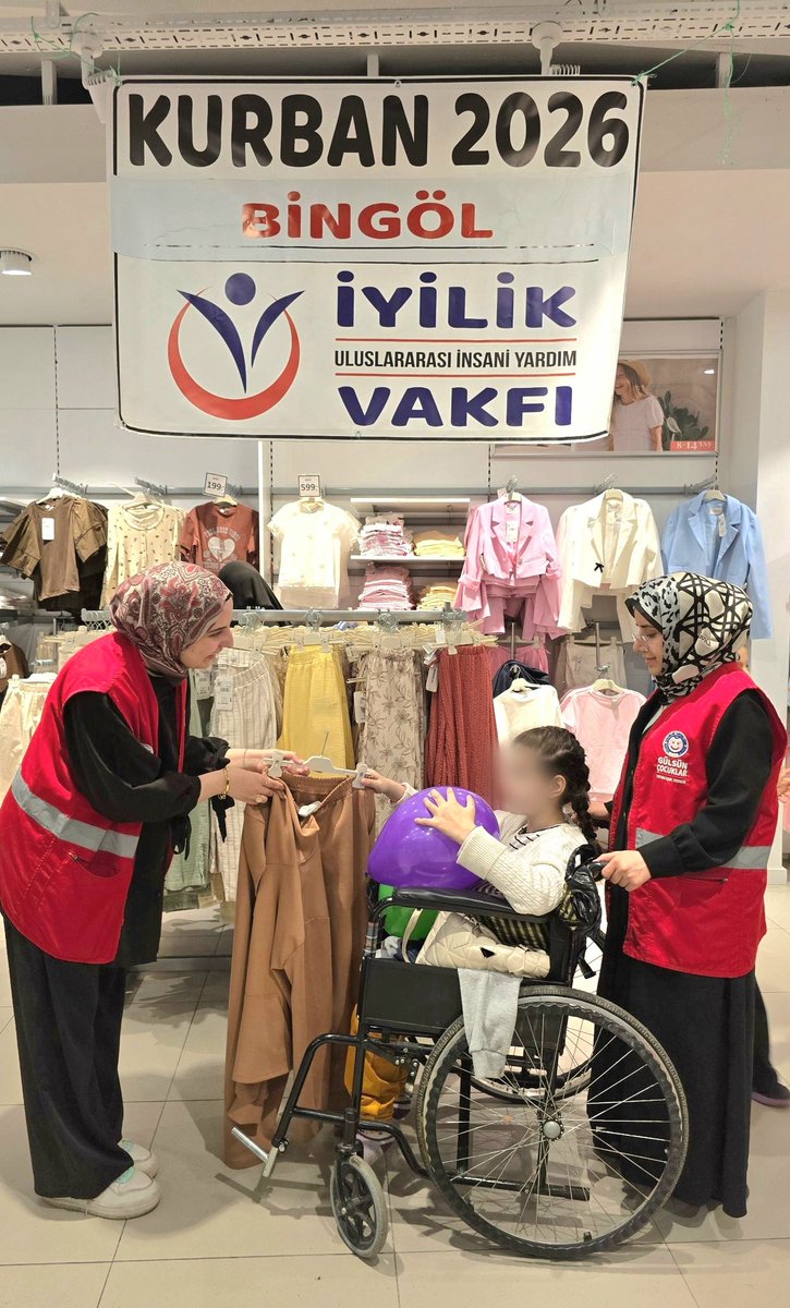 iyilikvakfi's tweet photo. Bingöl Valisi Sn. Dr. Cahit Çelik Beyefendiye, Kurban Bayramı vesileyle Bingöl'ün 2 bölgesinde gerçekleştireceğimiz yardım çalışmalarımız hakkında bilgi sunduk.

Kıymetli Valimize, nazik kabulleri, ilgi ve misafirperverlikleri için teşekkür ederiz.

@_cevdetyilmaz
@mustafaciftcitr
@celikcahit
@bingolvaliligi
@rbklndr
@mehmetsofuoglu
@gulsuncocuklard
#türkiye #bingöl #köy #bayram #iyilikvakfı