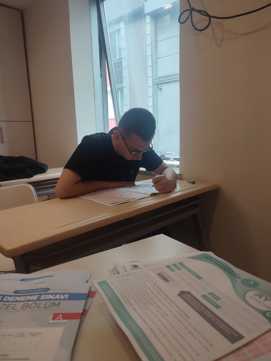 agdliselerist's tweet photo. 📚 TYT &amp; AYT ve LGS Deneme Sınavları

6 sınav merkezimizde deneme sınavlarımızı gerçekleştirdik. https://t.co/DHHxAookZu
