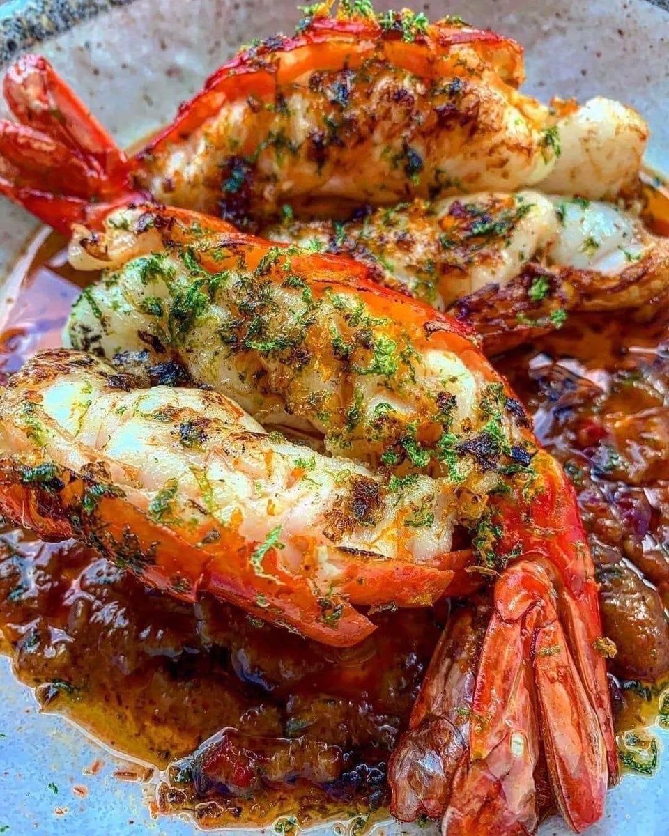 bossbabejass's tweet photo. Lobster 😍 https://t.co/65HargI4vf