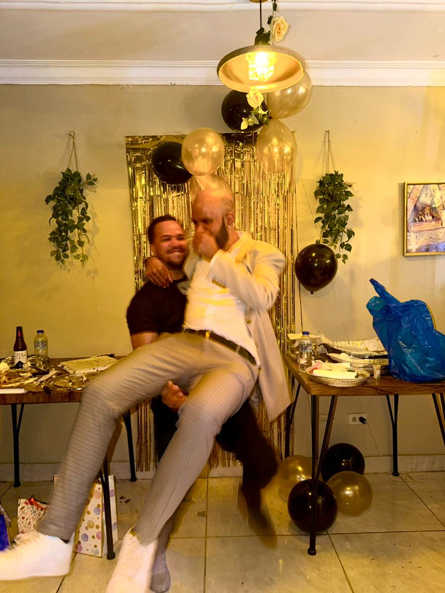arjaydidit's tweet photo. Eran como 40 fotos, pero aquí solo puedo subir 4 😅. Happy birthday to me ✨ ❤️ https://t.co/oLtGez4Y2O