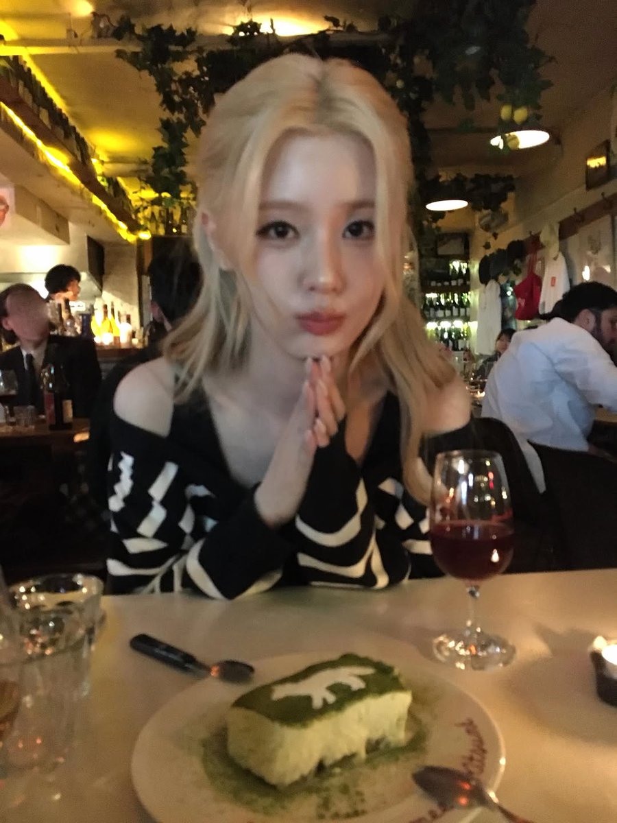 𝘈𝘴𝘩𝘭𝘦𝘺𝘢, Dita. tweet media