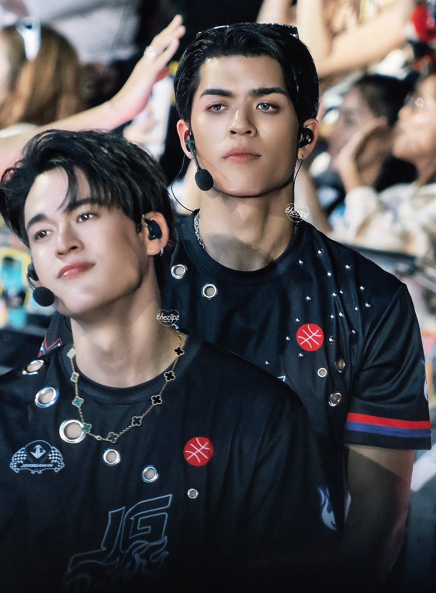 Nattie เป็นแม่เคะแว่นที่ชื่อนิค (Gawin)🐧🐻 tweet media