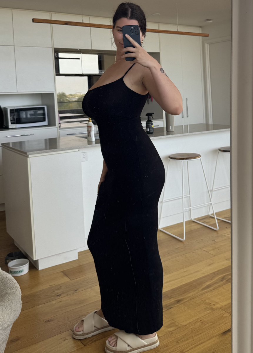 Mist1828231's tweet photo. Should I keep it lowkey or not?#dmv #flfreaks #dmvfreaks #mommy #publicfreak #bigtitsmomِ https://t.co/hbOnJ85C0d