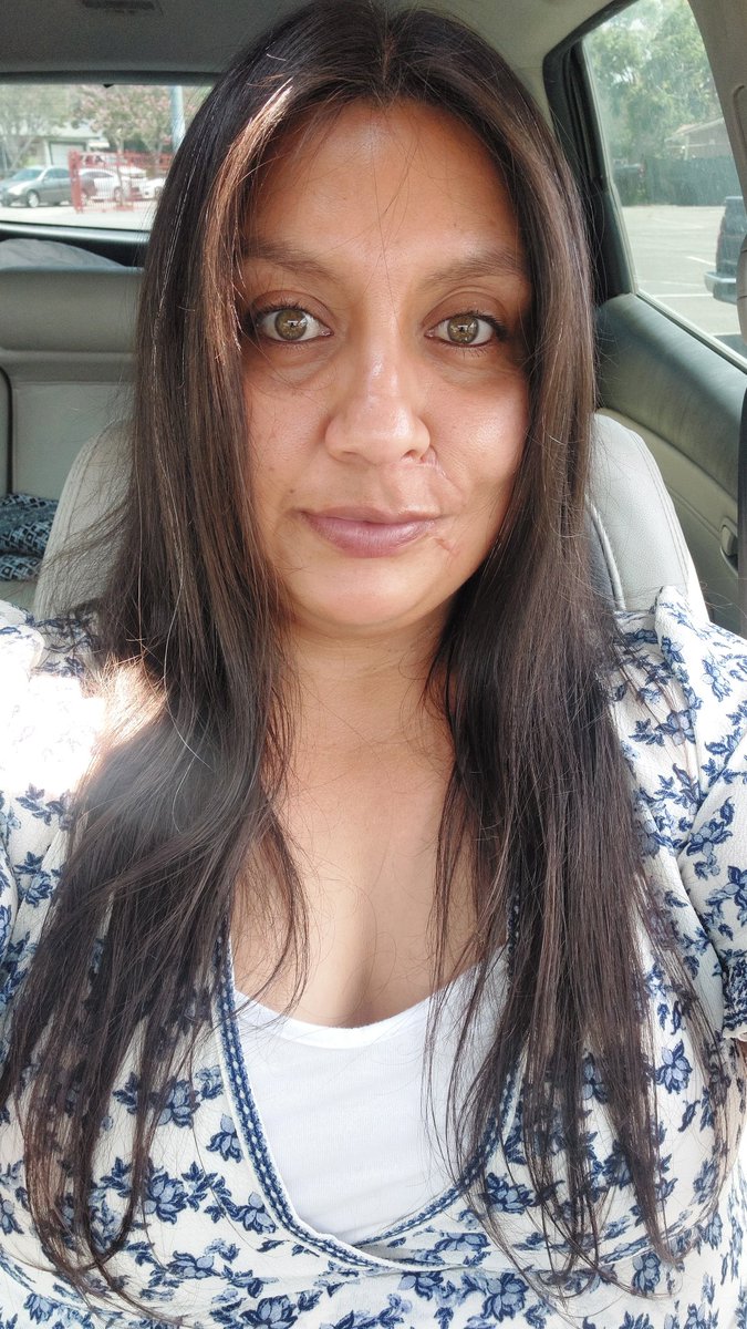 Julialovesgreen's tweet photo. There is definitely a glowing aura I am illuminating. Radiating pure love. After years of insecurities, it took a dog bite that scarred my fate into releasing all those insecurities. Now, I'm fully in my Empress energy. @sexysoultribe #anewme https://t.co/NeYRVfvl40