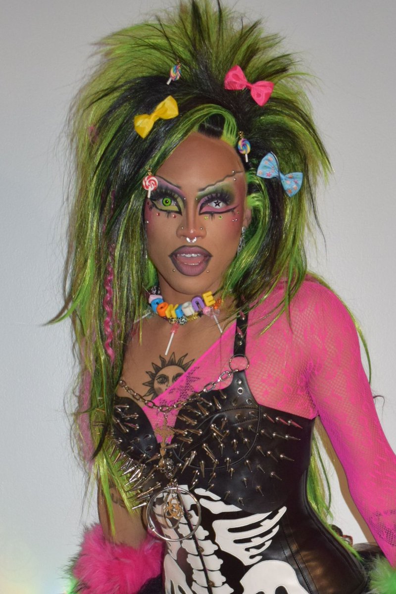 Theiconiqueant's tweet photo. I wanna see more black ALT drag! #drag https://t.co/m97VcGZzLA