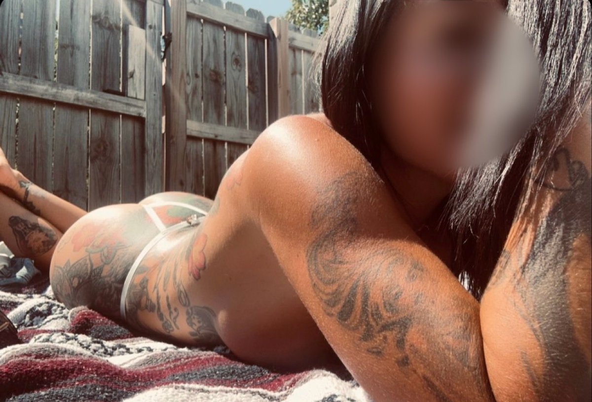 Wkdrsk's tweet photo. Bloody love all this heat, but now Iβm all worked up and canβt sleep fml π #cheating #hotwife #hookups #nostrings #dtf #southwest #uk https://t.co/aPOoRt51kM