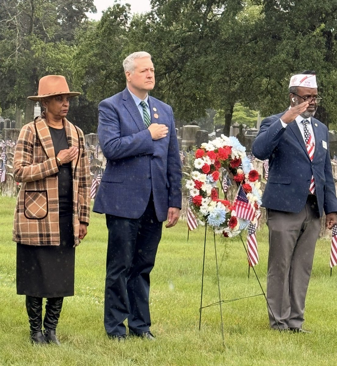 MercerPIO's tweet photo. Today, we came together to remember and honor the brave men and women who gave their lives in service to our country. As we mark the 250th anniversary of our nation, the ceremony served as a powerful reminder of the sacrifices made to protect our freedoms. https://t.co/OHcjX88HQk