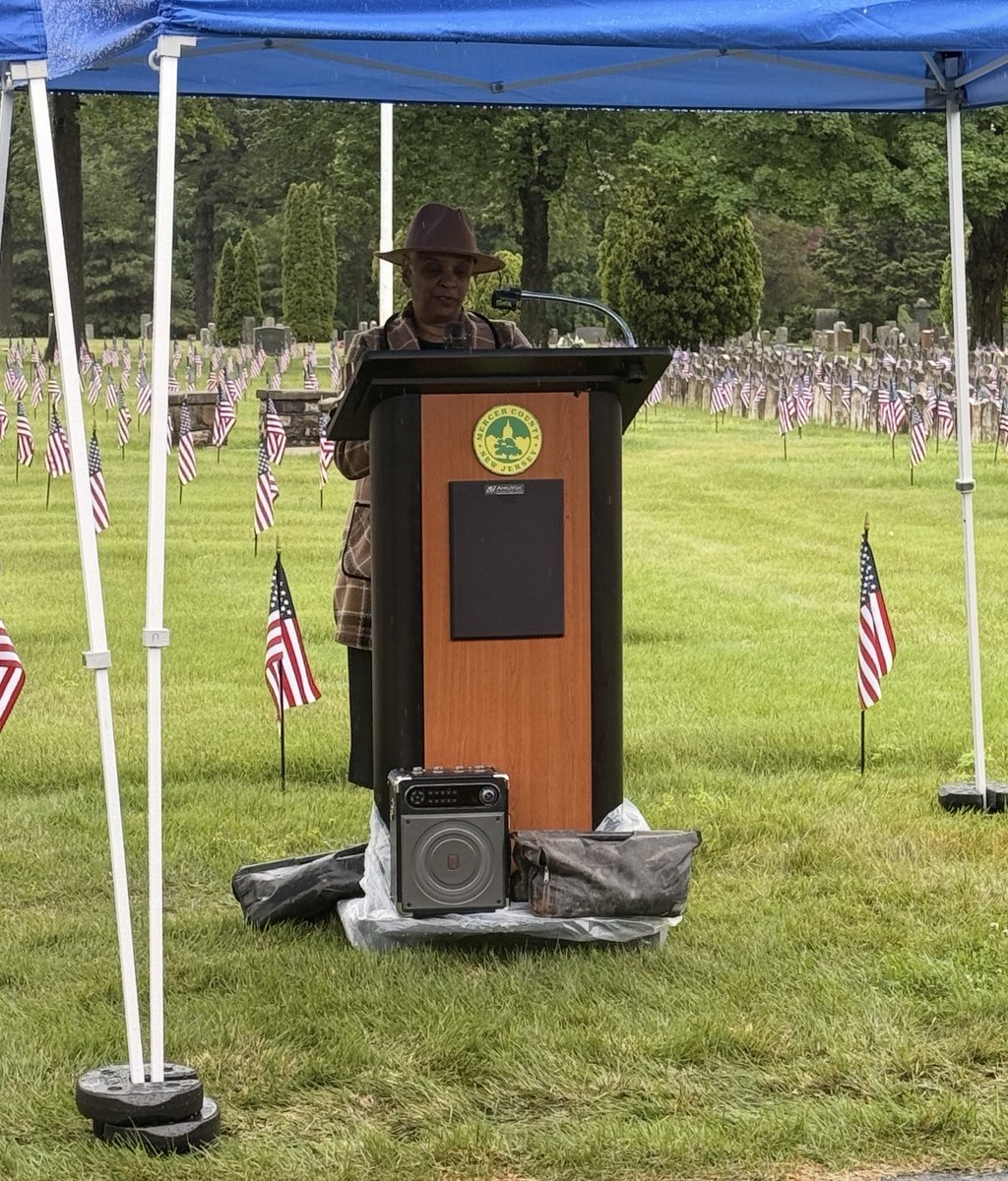 MercerPIO's tweet photo. Today, we came together to remember and honor the brave men and women who gave their lives in service to our country. As we mark the 250th anniversary of our nation, the ceremony served as a powerful reminder of the sacrifices made to protect our freedoms. https://t.co/OHcjX88HQk