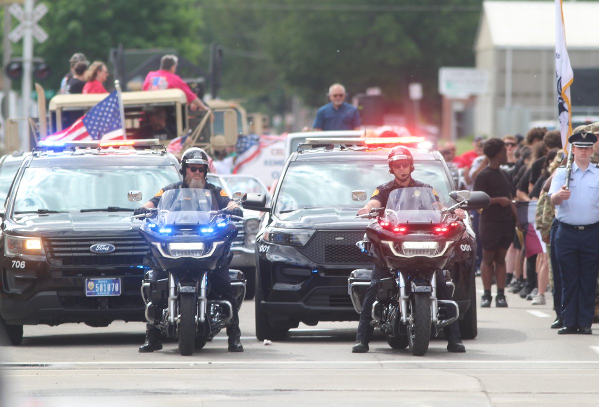 JeffAtCourier's tweet photo. photos from Memorial Day parade and ceremony in Waterloo https://t.co/zBifc2vaj6