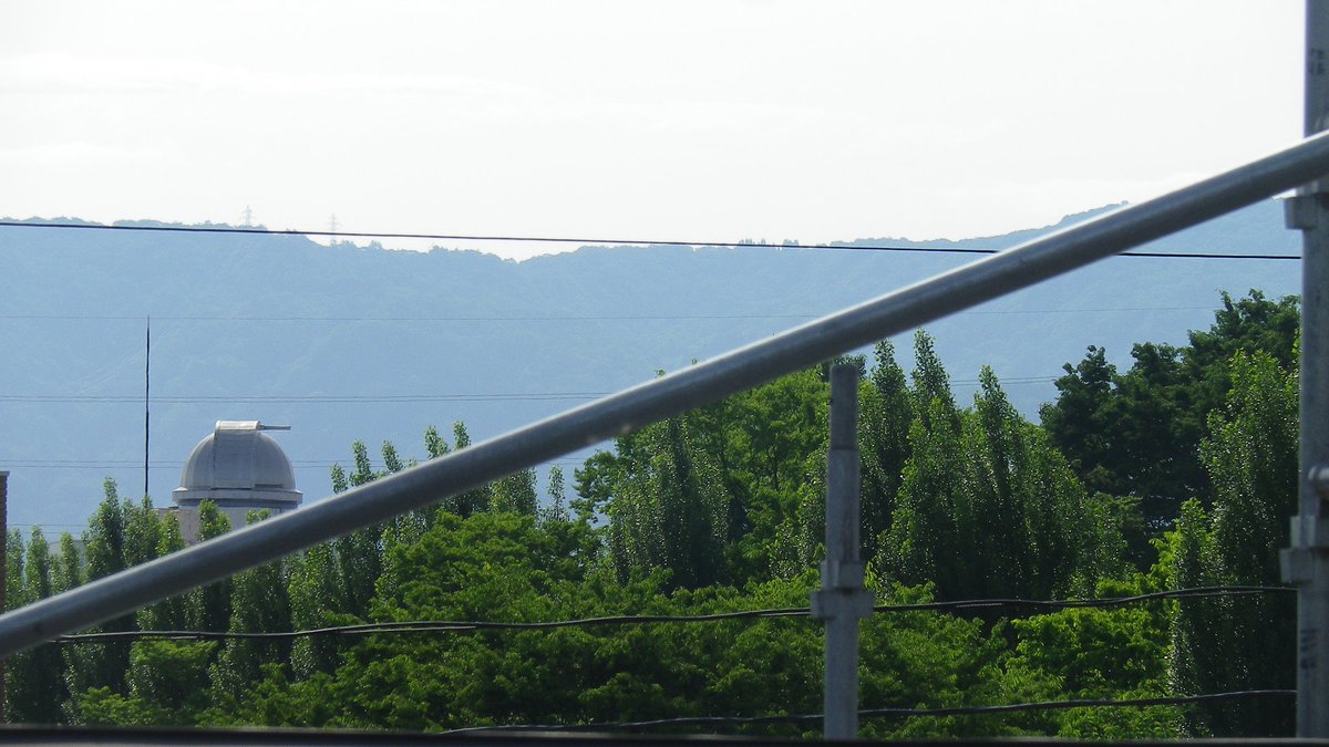 oi21com's tweet photo. #長岡市の空模様
学校町1:26日(火)。パソコン講座2回目です。お隣のアパートの雨樋修理が始まり立派な足場が設置された。 https://t.co/1iM5eMJCy9 の長岡の時間予報は6時から 曇り/曇り/晴れ/曇り/曇り/曇り/曇り 予想気温17から29℃。写真は07:55東側窓の外。 https://t.co/lN88KejKWx