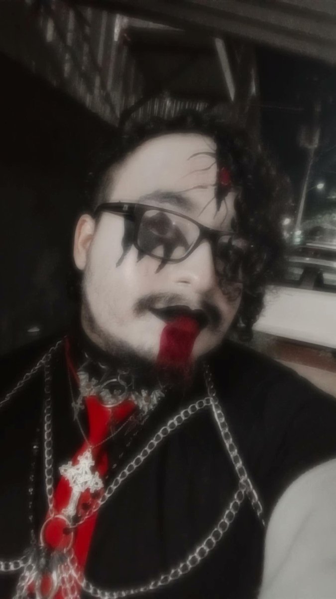 𝕯. 𝕽𝖆𝖋𝖎𝖓𝖍𝖆𝖐𝖐☭🦇🥀 tweet media