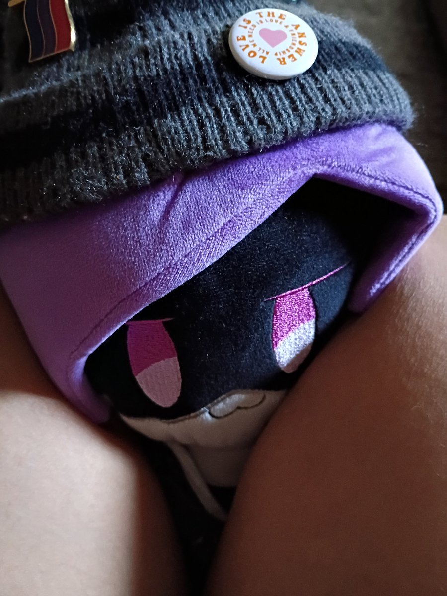 UnicornPervert's tweet photo. Doing a little Test. Posting myself squeezing my own MD Plushies with my  thighs. https://t.co/iSep6gbUQc