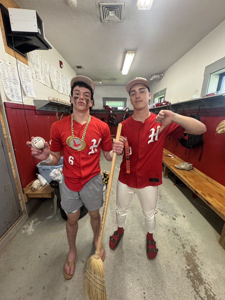 BecomeABanner's tweet photo. Hawks end the regular season w a 13-2 W over Marlboro on Memorial Day & improve to 13-7
Player of the Game: Blake Freitas - leadoff HR, 3 RBI, 3 HBP, R
Move the Chains: Jack Finocchario - SAC bunt, 6IP, 2R, 5K
Brackets released on Wednesday to find out playoffs
#MoveTheChains https://t.co/LVTfc2kMs4