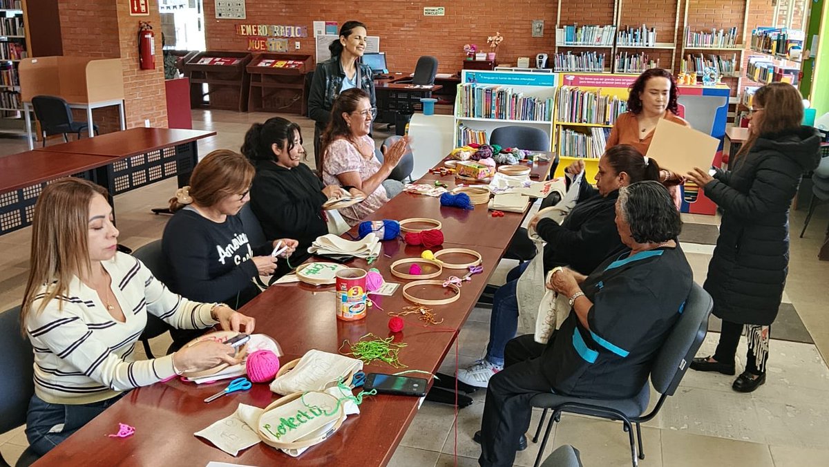 bibcentenario's tweet photo. Por la conmemoración del Día Naranja, la Biblioteca Centenario de la Revolución llevó a cabo el taller "Bordar por la memoria: hilos de memoria", impartido por la Mtra. Gabriel Baca Zapata. Los bordados se entregarán a los colectivos de madres buscadoras.
#ElPoderDeServir https://t.co/tcDemBPlHS
