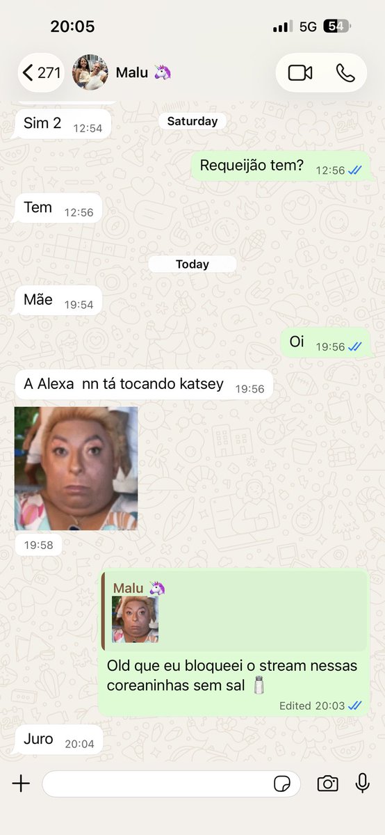 carolinê 🦭 tweet media