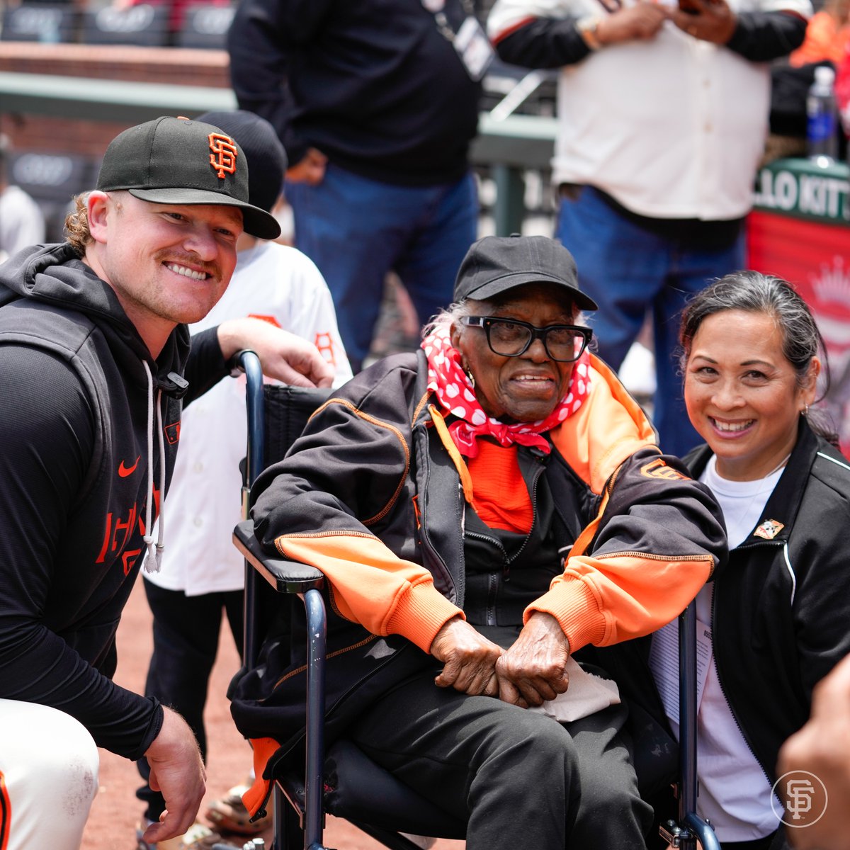 Oracle Park tweet media