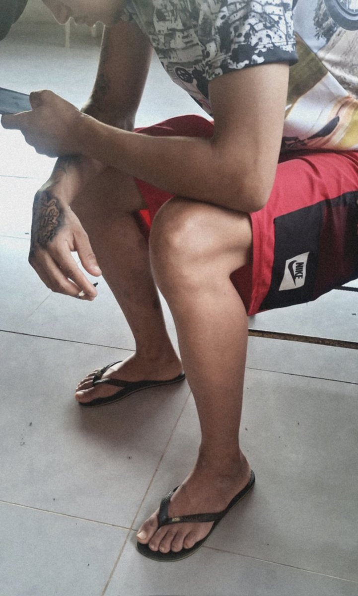 TioCafe3's tweet photo. MAMEI O NOIA HETERO DE 19Y 🔥🍆// COMPLETO NO LARANJINHA 👇🏽👇🏽👇🏽 https://t.co/easIzTOhnW

. 

.
.
.
.
.
.
.
.
.
.
.
#novinhodopirocão #HeteroEngañado #novinho #19y #fypシ゚ #viralvídeo https://t.co/jNNKagV8s5