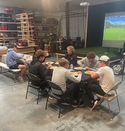 MillardWestGolf's tweet photo. Thank you McCarthy family for hosting a team dinner!  #MWGT https://t.co/I49Yp6Jw5k