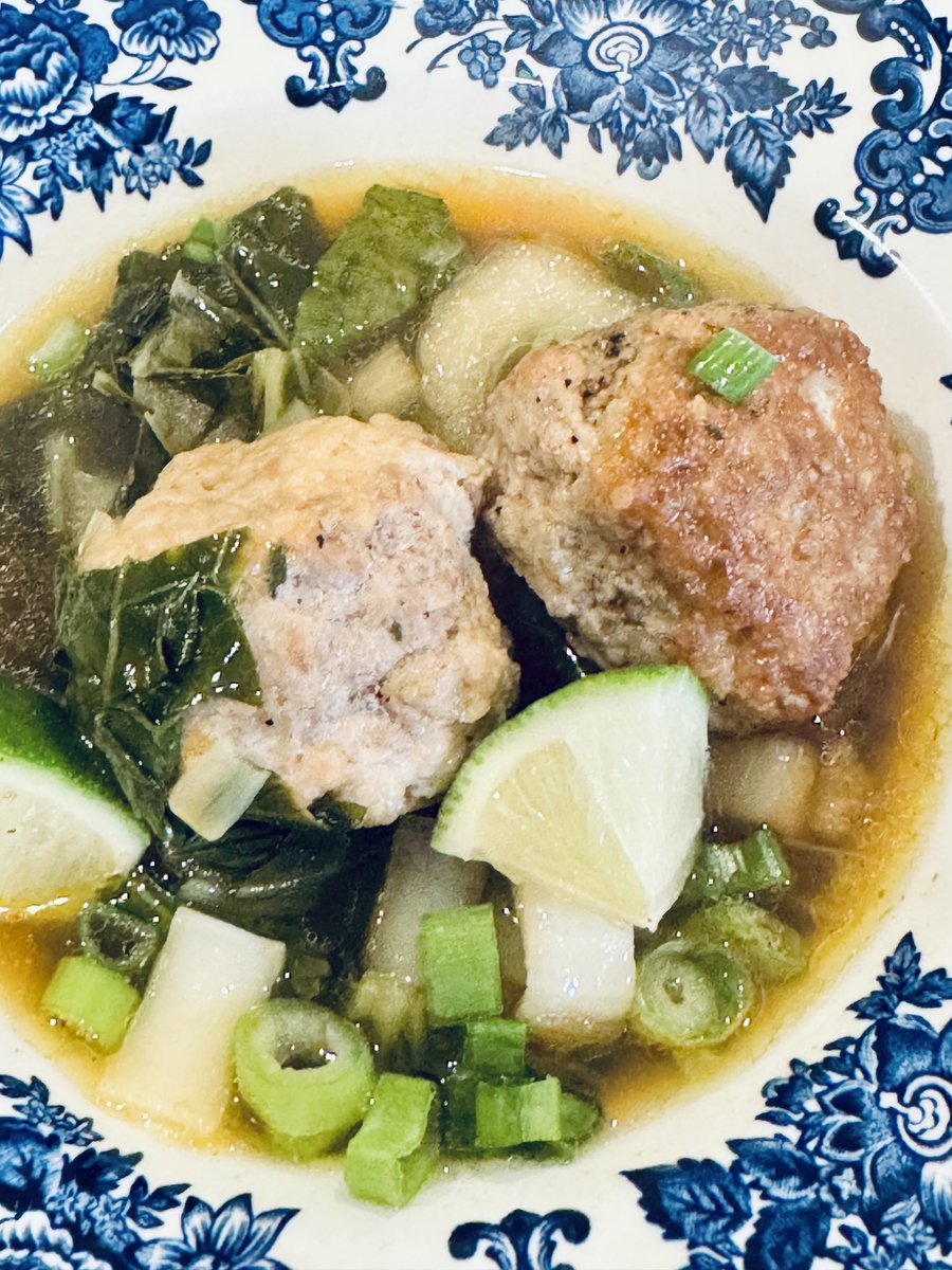 FinFoodDude's tweet photo. Lions head meatballs with bok choy in ginger broth https://t.co/jnwsp4aT1J