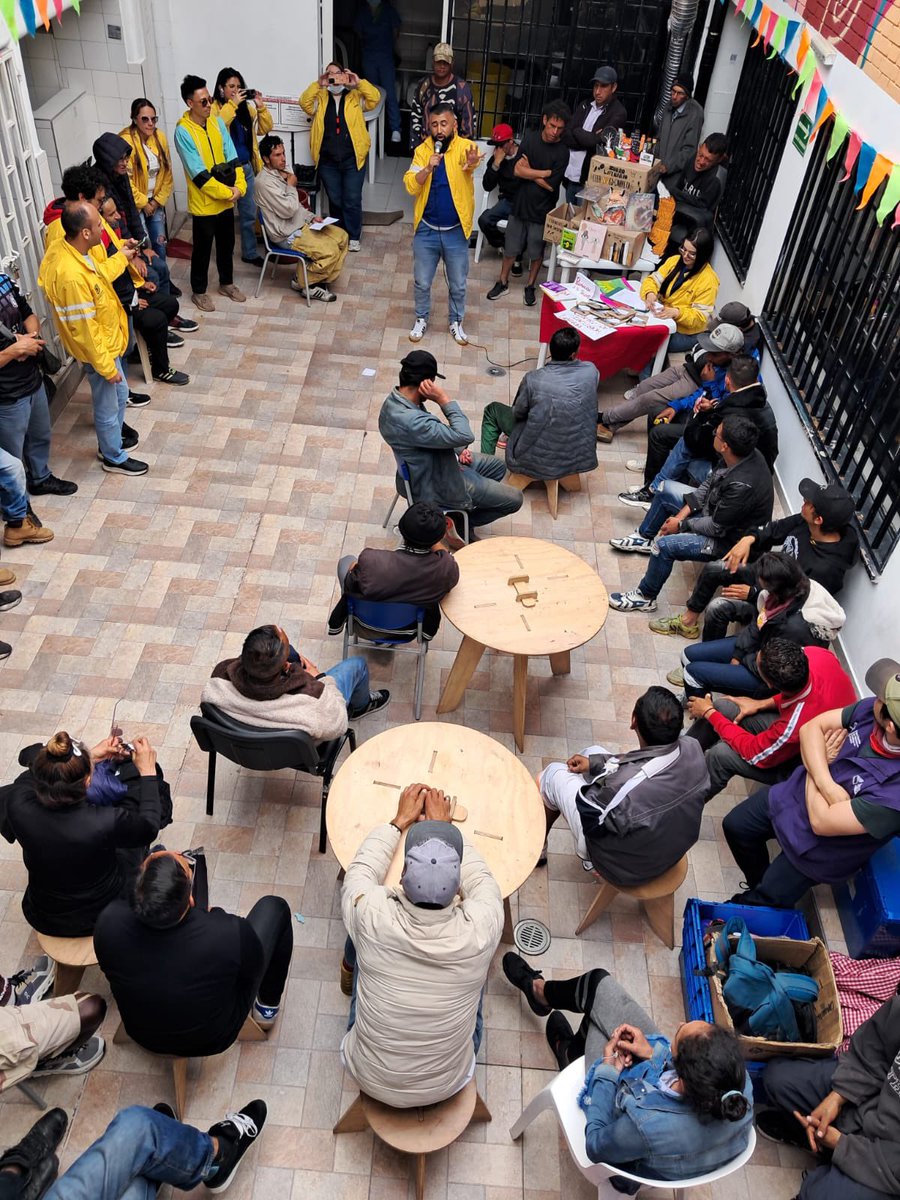 integracionbta's tweet photo. ¡Fortalecemos los procesos artísticos y educativos!🤗

4️⃣0️⃣ ciudadanos 🙋‍♀️🙋‍♂️habitantes de calle del Centro de Inclusión Liberia participaron en la actividad “Talentos que Transforman”, un espacio en el que compartimos arte,🎭 música 🎧 y expresión, incentivando el uso adecuado del tiempo libre y fortaleciendo sus procesos de inclusión social.🤝

#AquíSíPasa🟡🔴