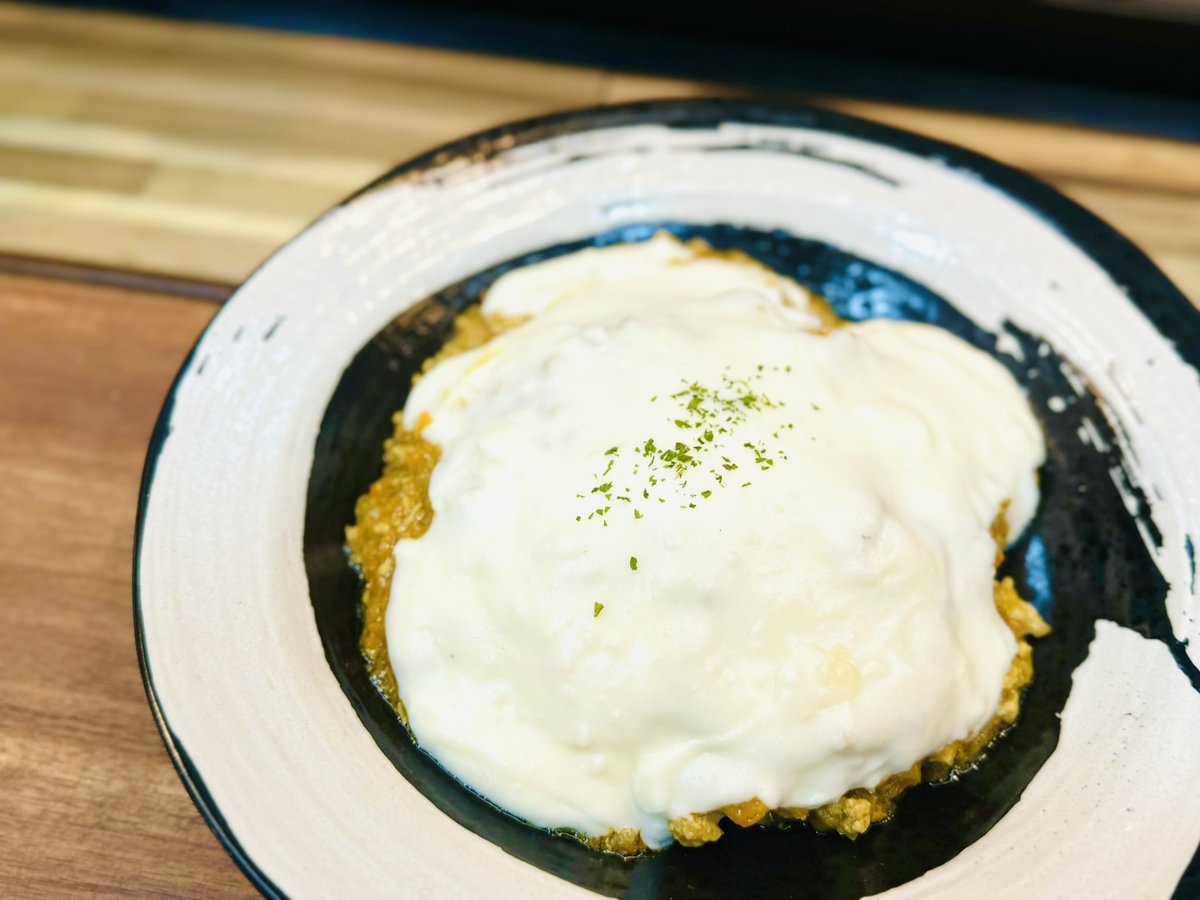 Fescoffee_curry's tweet photo. 今日からの週替わりメニューはこちら⬇️

週替わりカレー🍛
🧀【チーズたっぷりキーマカレー】🧀

しあわせ弁当🍱
🍀【麻婆ナス丼】🍀
⁡
⁡今週はピリッと辛い麻婆ナス🍆と、大人気なチーズキーマです✨

皆さまからのご注文お待ちしております💗
📞09066247028⁡⁡ https://t.co/5PryUum2T7