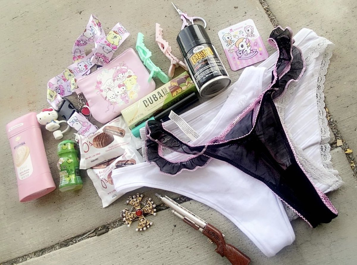 _jizztin's tweet photo. kinda mini haul from today /w @pixa1ated_d3cay  !! ^_^

not counting the food we ate ..
#kleptotwt #racking #shedtwt #ifb https://t.co/M75X979MMR