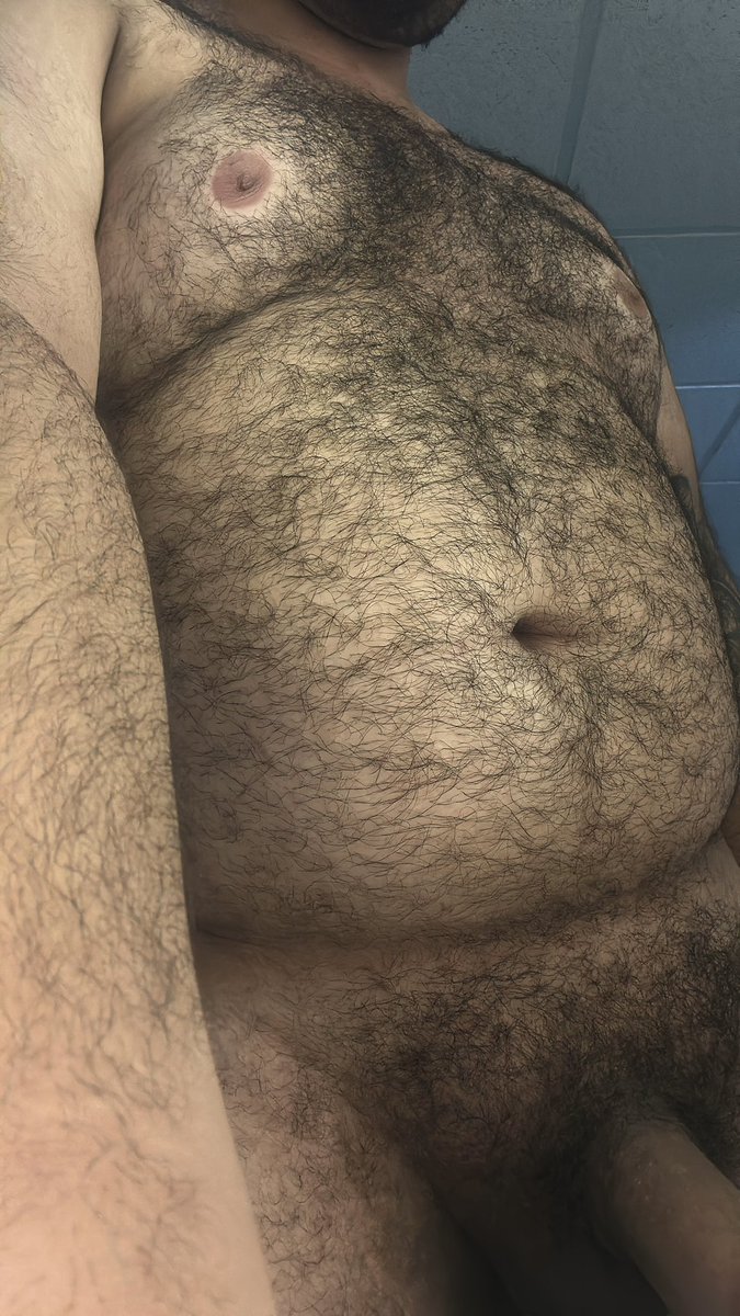 rlxn03's tweet photo. It’s a lotta hair in here https://t.co/hFyZOkpOIo