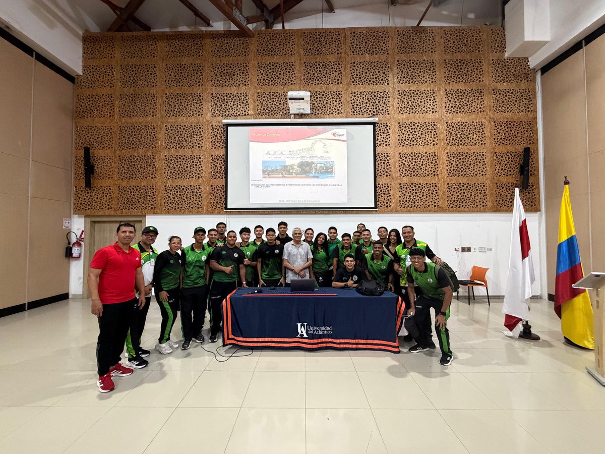 UpcEducacion's tweet photo. Los días 21 y 22 de mayo, estudiantes y docentes de @UnicesarOficial participaron en una movilidad académica saliente hacia @udeatlantico, en el marco de la asignatura Didáctica del Atletismo, orientada por el magíster Edilberto Córdoba , junto al doctor Milton José Morales. https://t.co/gvB7n2n5Wi