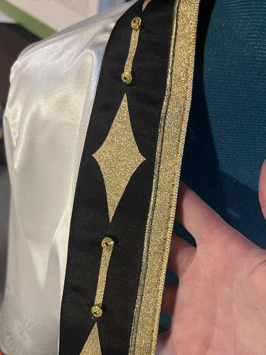 grayyokay's tweet photo. this trim took me forever but i think the end result is worth! so clean even on the inside hehe 😌😌
(just need to add details and this layer is done!) https://t.co/L1CFbGCG24
