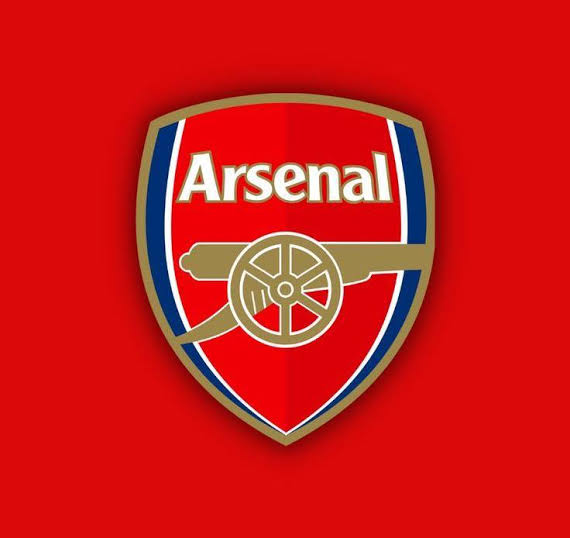 grimshub's tweet photo. 🚨| 💣  "ARSENAL CHANGED KIT, WALKED OUT AND LIFTED THE TROPHY. THE PARADE IS MAY 31. BUDAPEST IS MAY 30. THIS CLUB IS DOING THE IMPOSSIBLE 😭🏆🔴"

Think about what Arsenal are doing right now.

▫️Sunday - lift the Premier League trophy at Selhurst Park. 

▫️Saturday - Champions League final against PSG in Budapest. 

▫️Sunday - open top bus parade through Islington.

Arsenal have confirmed a historic parade around Islington on Sunday May 31 the day after the Champions League final and it will go ahead regardless of whether they beat PSG to become double winners. 

And honestly… the sheer scale of what this club is living through right now is almost impossible to process.

🔸 Arteta changed his entire lineup for the Palace game every single player with Budapest firmly in mind.

🔸 Palace's Oliver Glasner had his farewell before Arsenal emerged a man who also faces a European final just four days before Budapest.

🔸 Stan and Josh Kroenke carried the trophy to the Arsenal fans — the owners once protested against walking among the supporters as heroes.

🔸 Arsenal will delay their parade specifically to see if they can add the Champions League the ultimate sign of ambition from a club that refuses to stop.

Premier League. ✅
Trophy lift in red and white. ✅
Budapest in 5 days. 👀
Parade on May 31. Booked. 🔴

This isn't a football club anymore. This is a movement. 🔴⚪🏆