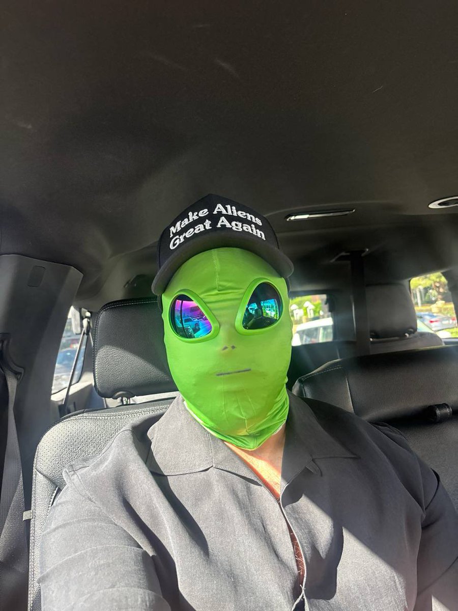 MAGA_Aliens's tweet photo. @AMAs https://t.co/6BG5QnvMfI