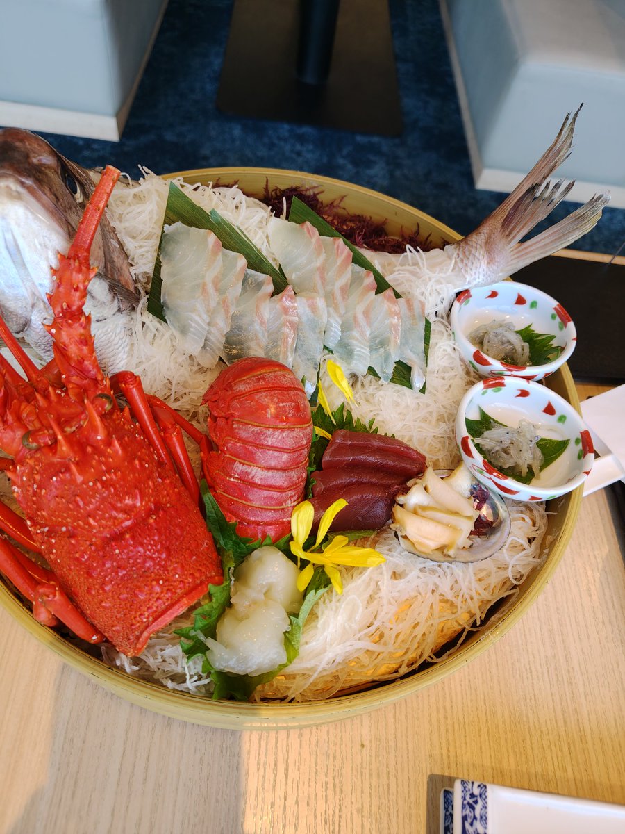 three0821's tweet photo. 期待してた夕食はそうでもなかった https://t.co/2MI8OJArru