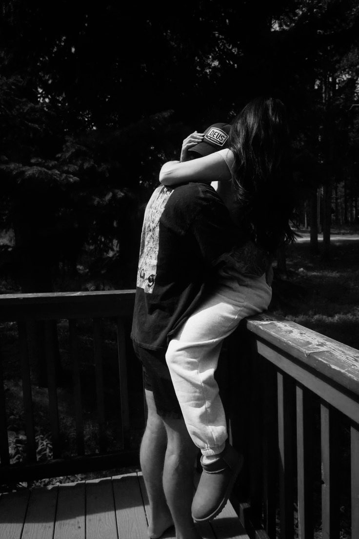 AREBELTHATSINS's tweet photo. today is the most special day on earth because it’s the love of my life’s birthday. roman, words can’t even begin to describe how lucky i am to have you in my life. you’re truly the best thing that’s ever happened to me. you’re my light in the darkness, my motivation, the » https://t.co/DeC67Bt400