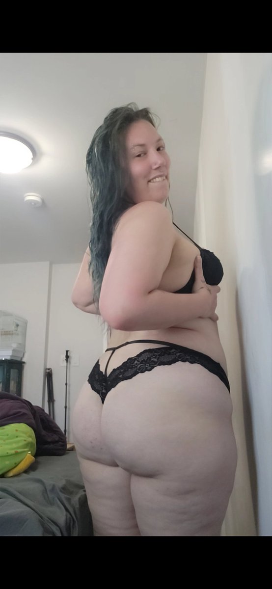 ThicknDesirable's tweet photo. Lets try this again, since x is deciding to be a b!tch and put temporary labels on my posts for inauthenthic behavior 🫠🙃 

Ive been on a hiatus due to the struggles of a chronically ill baddie 🤪 
If you can see me, interact with this post 🫶🏻🫶🏻🫶🏻 https://t.co/o0NobwSLHt