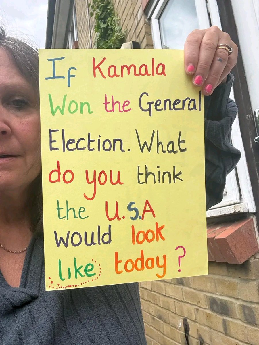 Emma tweet media