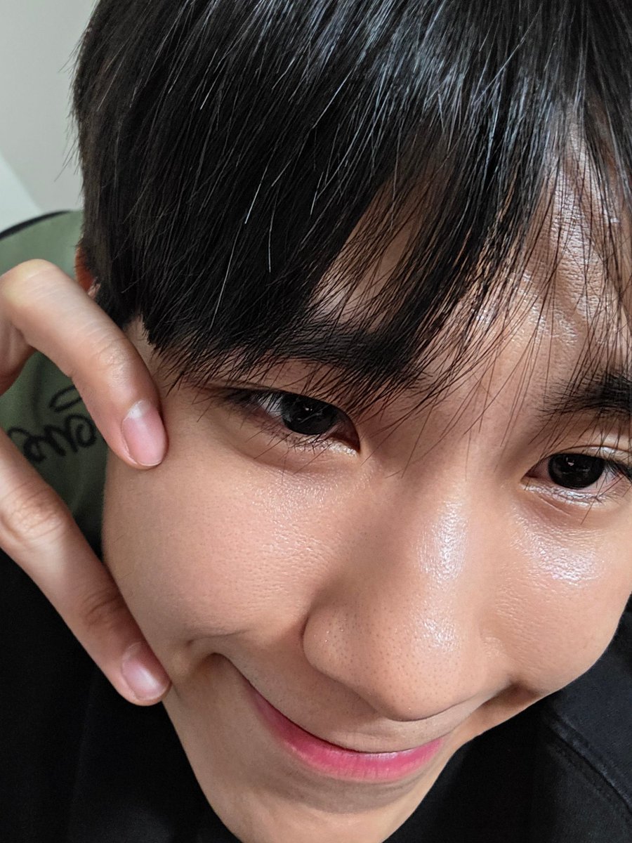 𝐂𝐚𝐧𝐝𝐲 ):) tweet media