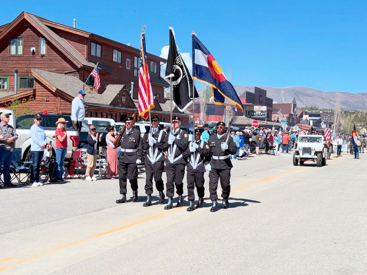 GLUSCWCO's tweet photo. We had a amazing parade today in Grand Lake honoring our fallen heros! Never forget the sacrifices they made!🇺🇸🗽 https://t.co/bGMpBvrHFH