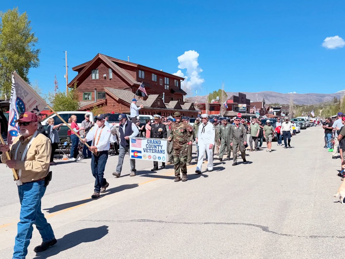 GLUSCWCO's tweet photo. We had a amazing parade today in Grand Lake honoring our fallen heros! Never forget the sacrifices they made!🇺🇸🗽 https://t.co/bGMpBvrHFH