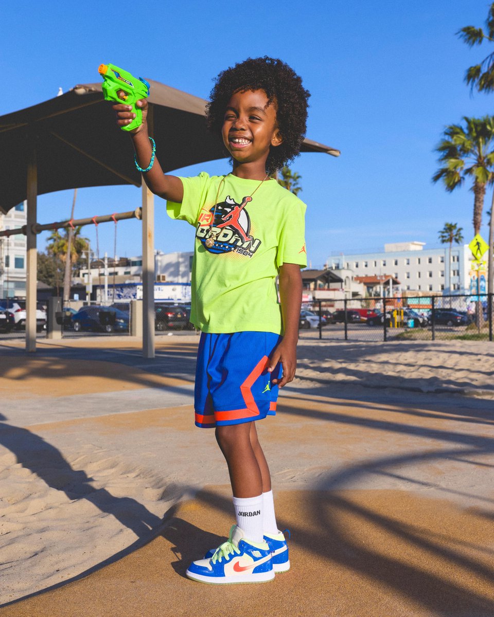 KidsFootLocker's tweet photo. Turn Up the Color 🎨

Bright pairs you’ll keep on repeat.

https://t.co/8vz2XlWYuC https://t.co/4IMxMnI2gn